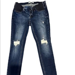 KanCan maternity skinny jeans.